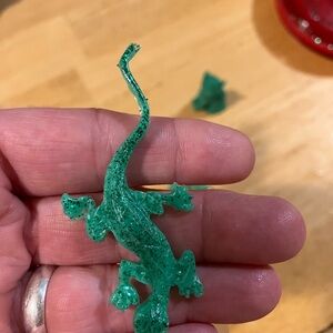 Handmade resin lizard